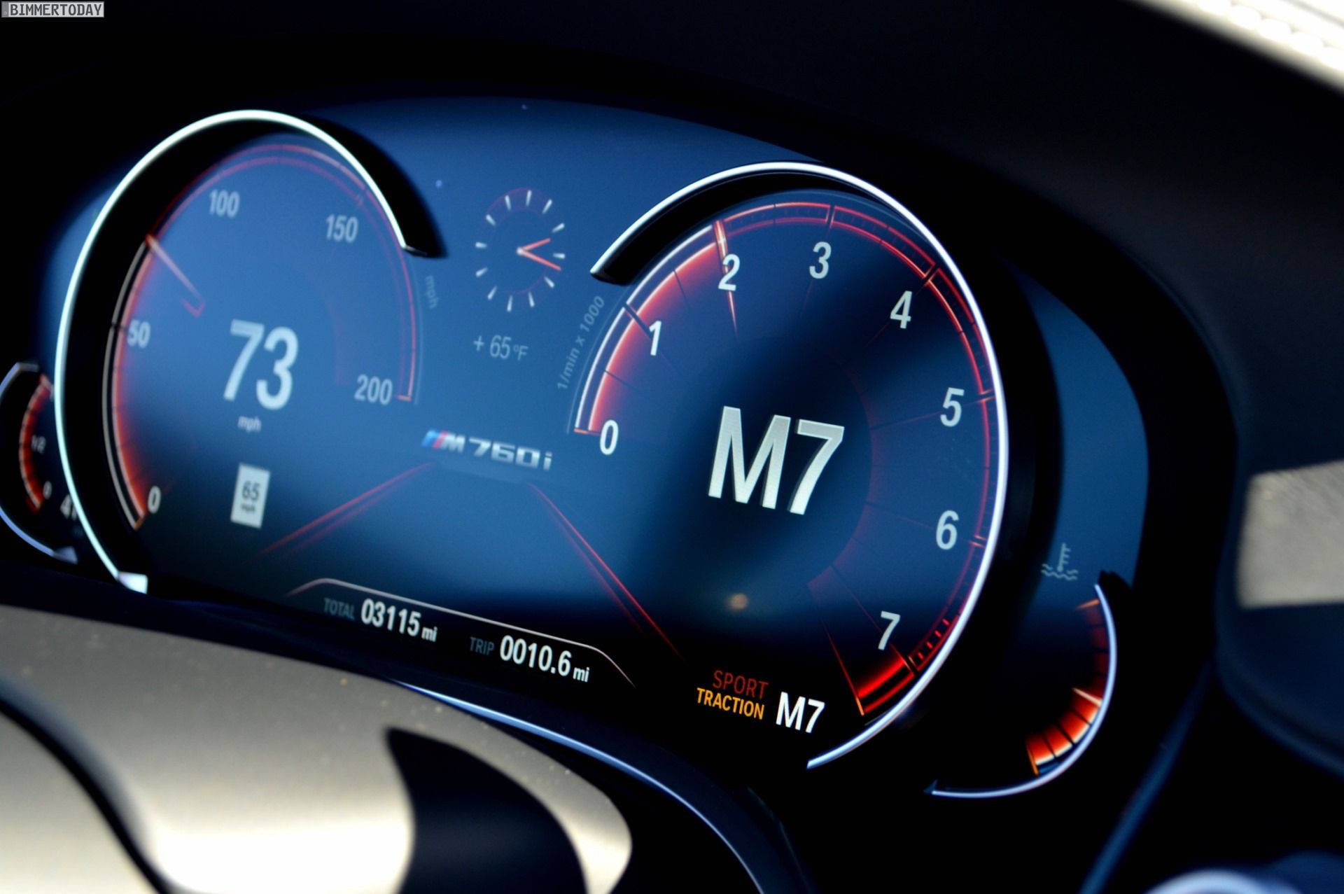 Седан BMW M760Li отримав ексклюзивний відтінок