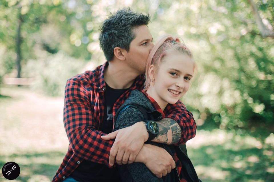 Відомий український ведучий показав спортивне фото з донькою