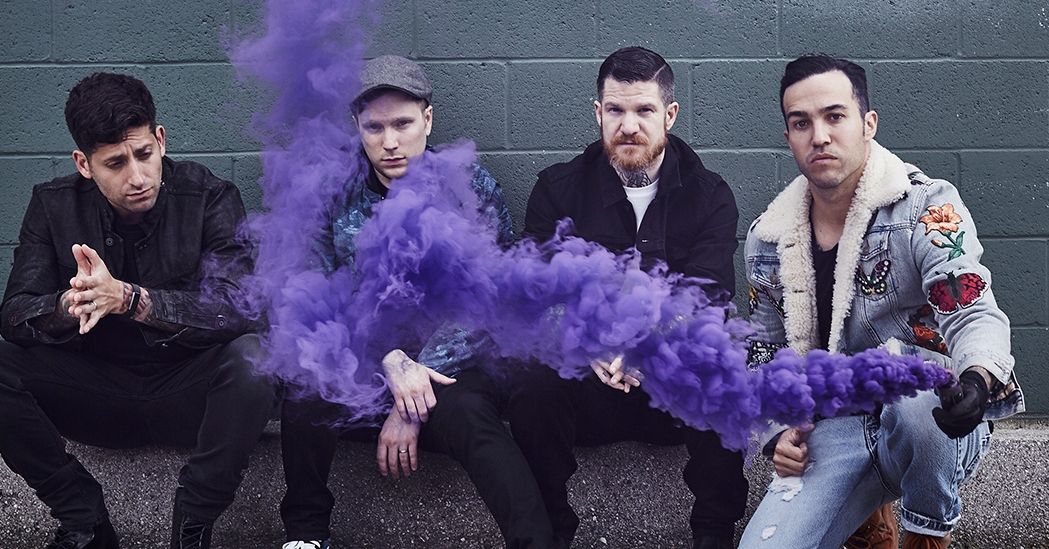 Лами-злочинці на нічній трасі: Fall Out Boy випустили новий кліп