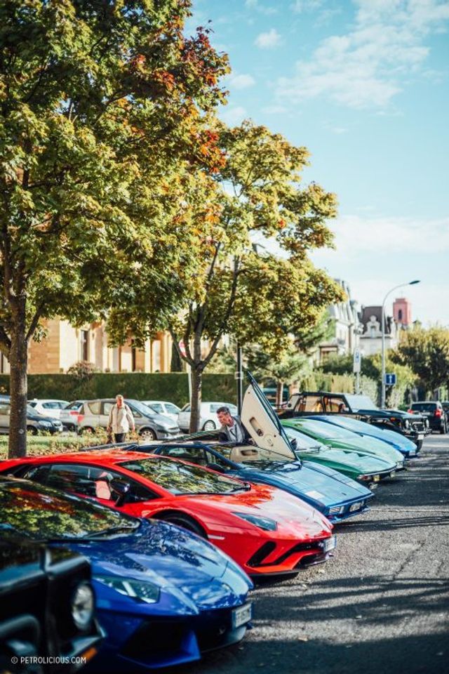 Найяскравіші суперкари Lamborghini зібрали на конкурсі краси - фото 197920