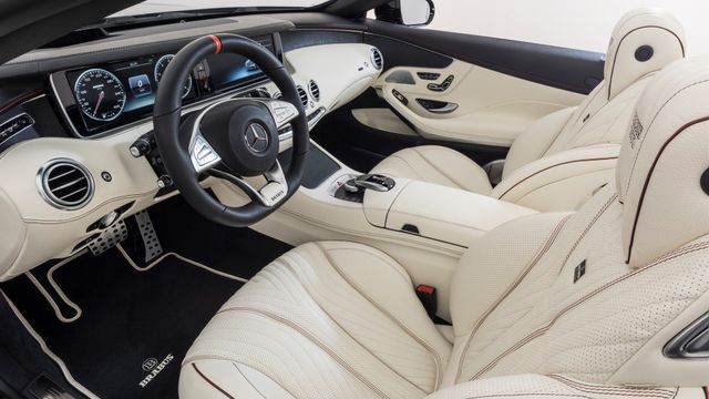 Як виглядає найшвидший і найпотужніший кабріолет у світі - фото 193695