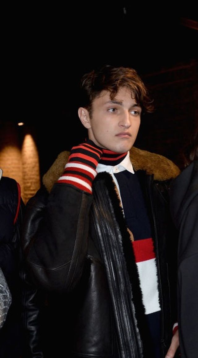 Джіджі і Белла Хадід вийшли на подіум зі своїм братом: яскраві фото - фото 197075