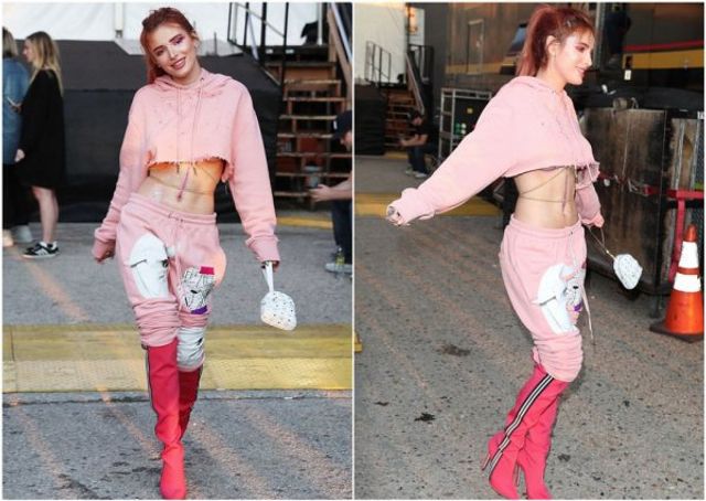 Відома американська співачка з'явилася на публіці з оголеними грудьми: фотофакт (18+) - фото 195229