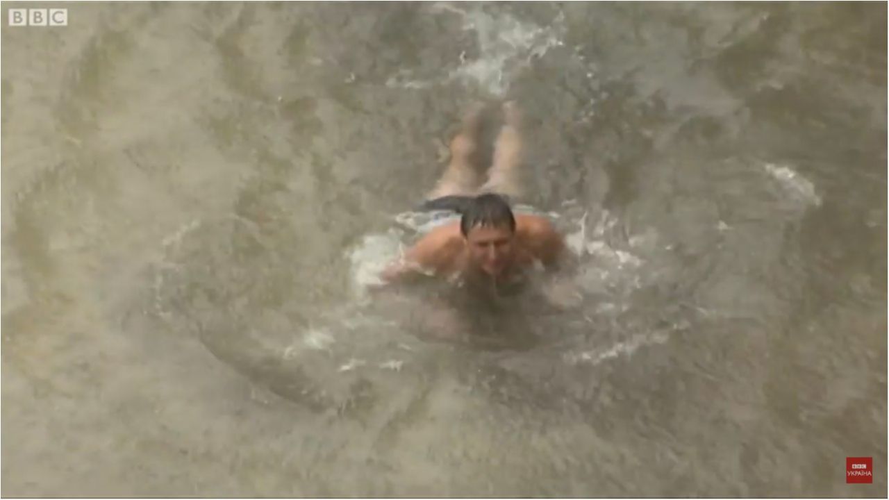 У Хорватії турист проплив затопленими вулицями