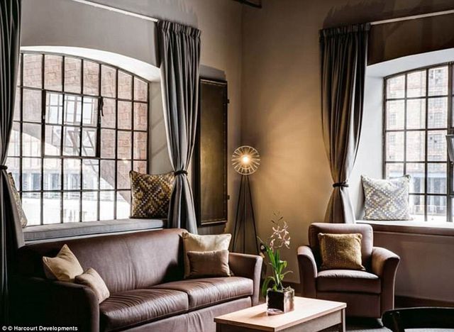 Не потоне! У Британії відкрили готель у стилі "Титаніка" - фото 195822