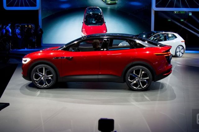 Volkswagen показав ефектний електричний кросовер - фото 195620