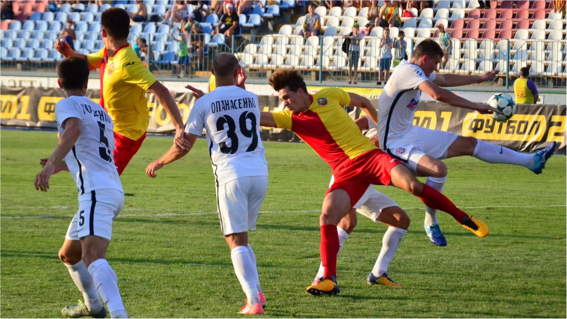 Хто став найкращим футболістом місяця в чемпіонаті України
