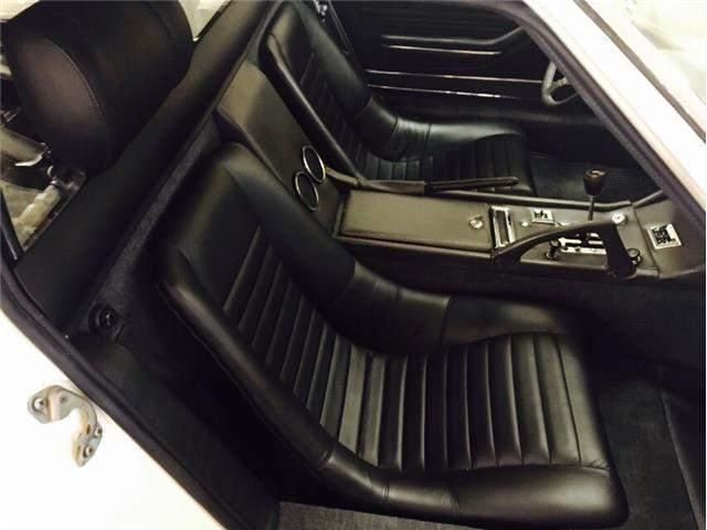 Найперший суперкар в світі продають за рекордною ціною - фото 197409