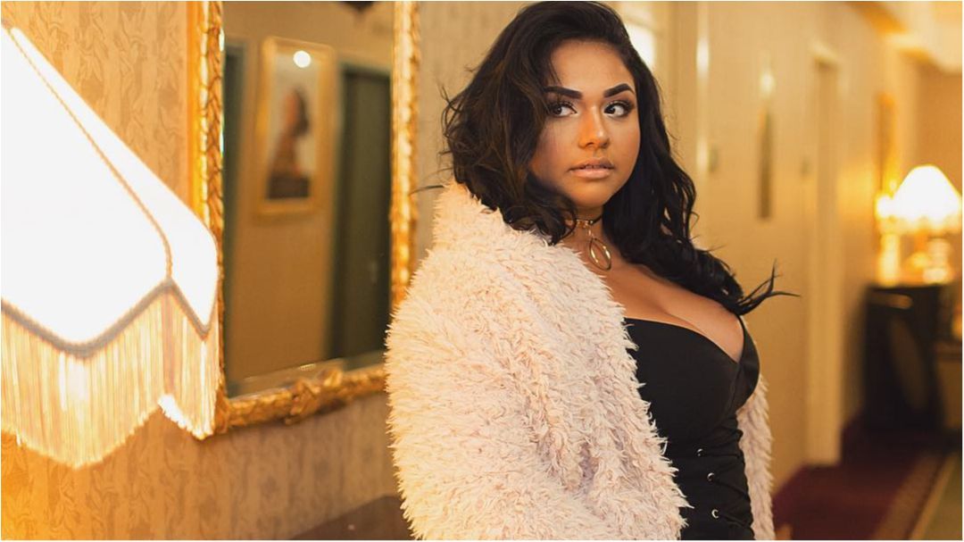 Plus-size модель повторила образ Кім Кардашян: пікантні фото