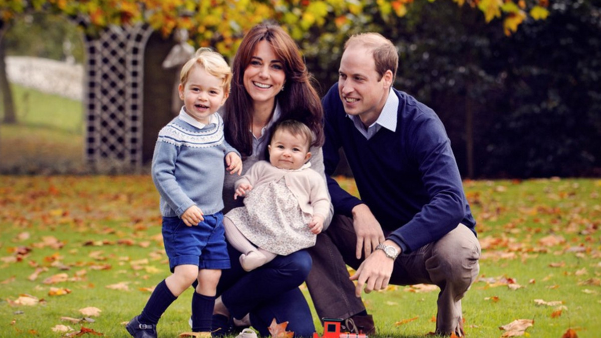 Принц Вільям і Кейт Міддлтон з дітками - фото 1
