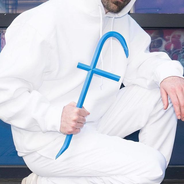 Якби відомі бренди були зброєю: незвичайні фото - фото 198336