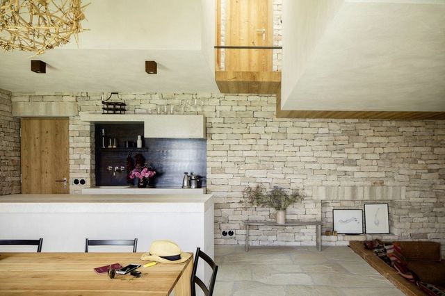 Як виглядає миле помешкання на схилі в Італії: затишні фото - фото 192914