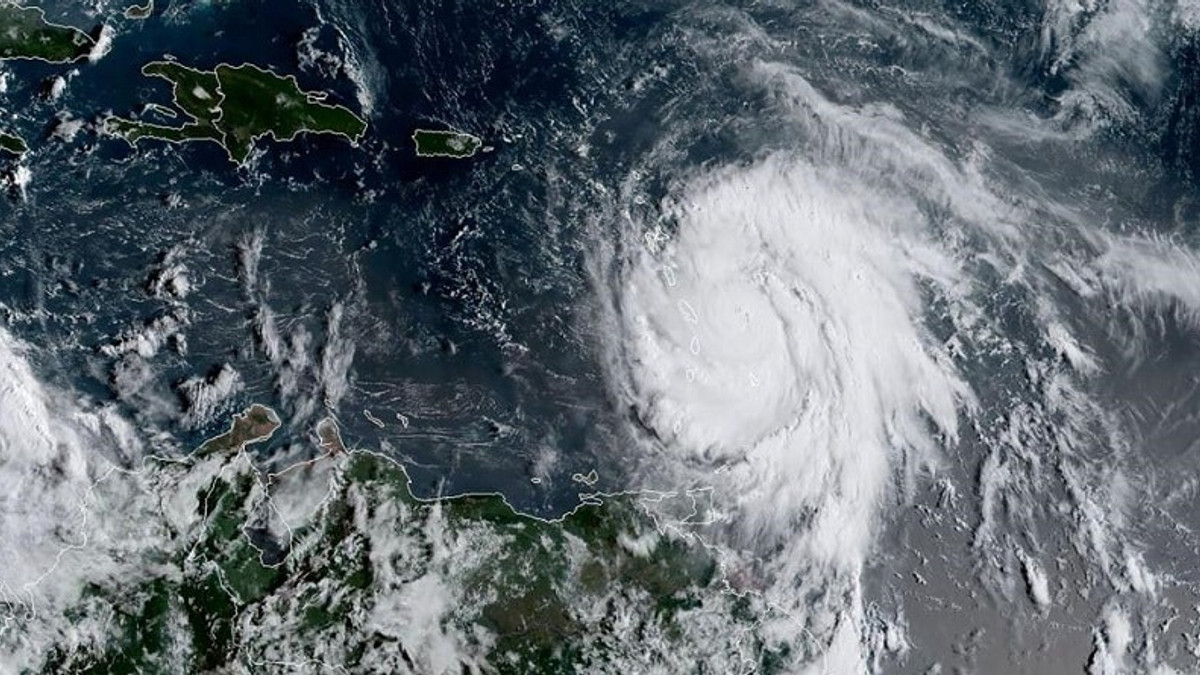 Формування урагану "Марія" - фото 1