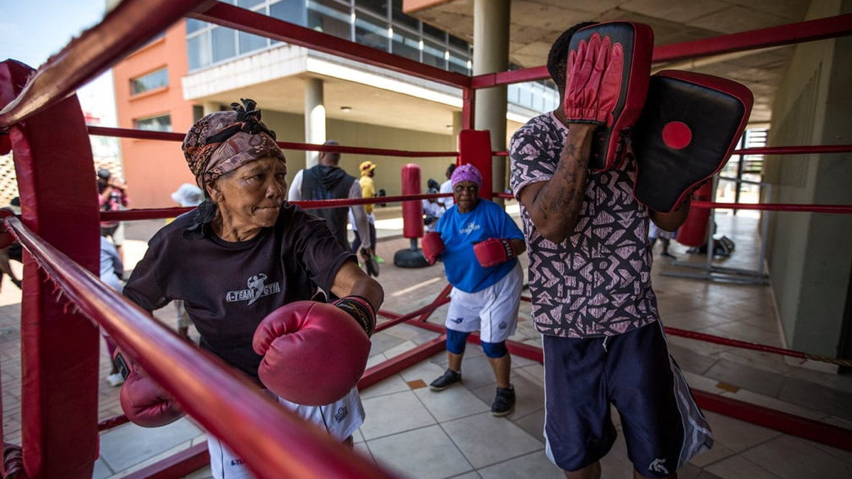 Як виглядають бабусі-боксери у Південній Африці: вражаючі фото - фото 1