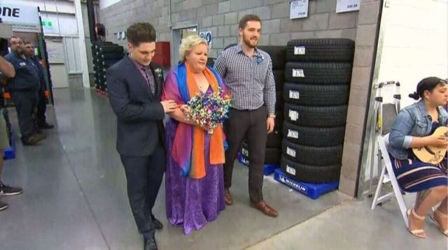 Австралійська пара взяла шлюб у супермаркеті: фотофакт - фото 198132