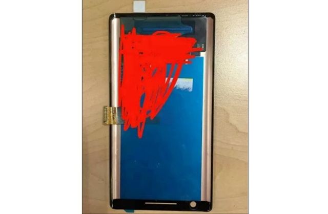 Безрамковий Nokia 9 нарешті показали на фото - фото 198165