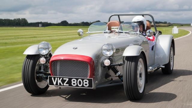 Усі ретроспорткари Caterham розкупили за кілька годин - фото 195948