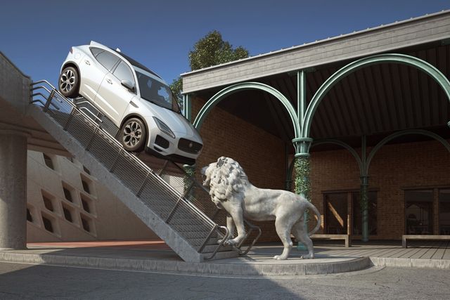 Jaguar E-Pace вибрався на дах і станцював - фото 198225