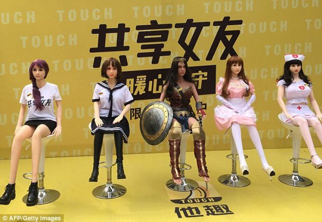 У Китаї з'явився додаток для прокату секс-ляльок - фото 196322