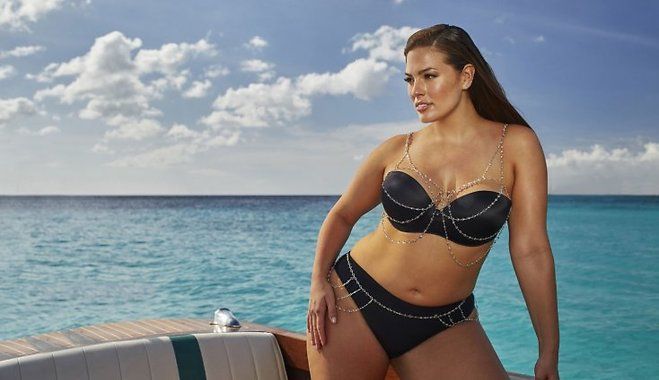 Модель plus-size виклала пікантне фото з чоловіком