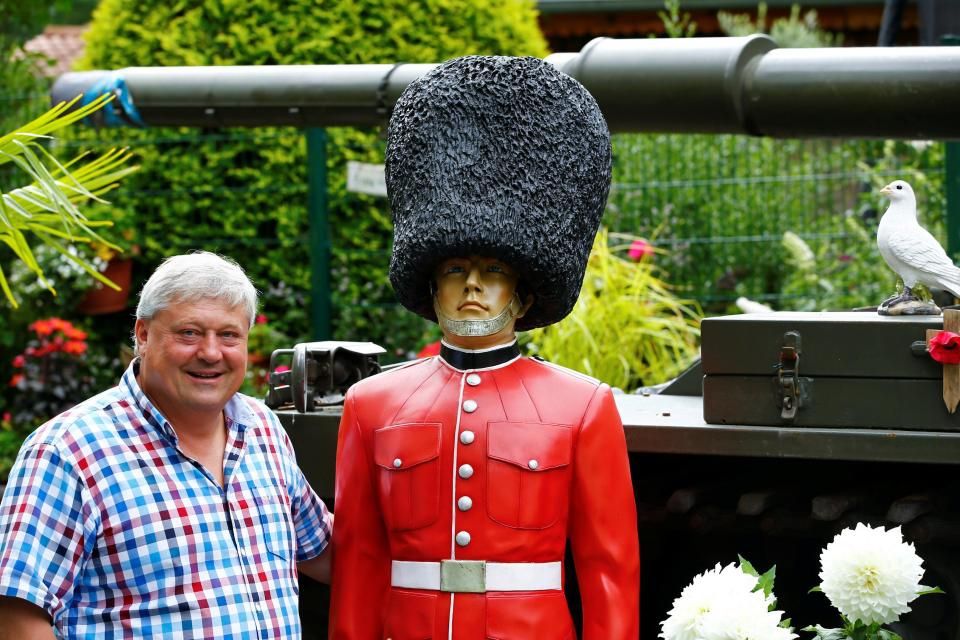 Чоловік облаштував власний куточок Британії у Німеччині