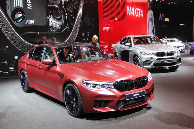 У Франкфурті показали потужний BMW M5 2018 - фото 195473