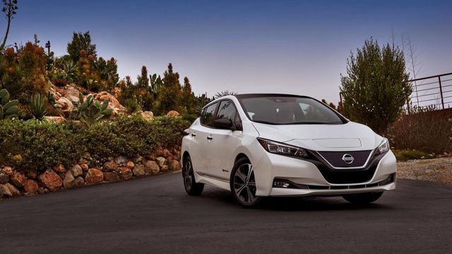 Nissan вперше продемонструвала друге покоління електромобіля Nissan Leaf 2018 - фото 194052