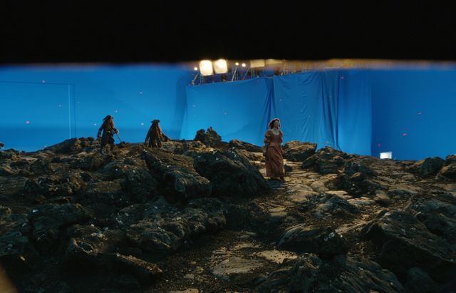 виявляються декораціями - фото 193632