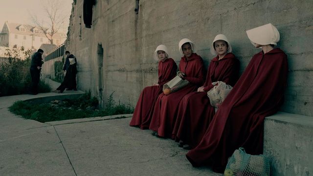 Стали відомі імена переможців престижної премії Еммі-2017 - фото 196555