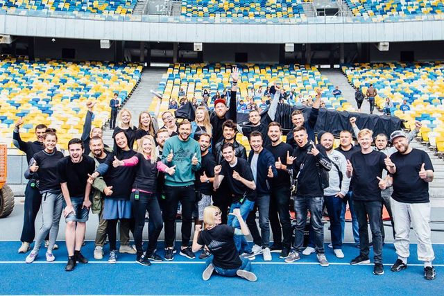 Голлівудський актор приїхав на зйомки реклами до Києва: з'явилися фото - фото 197259