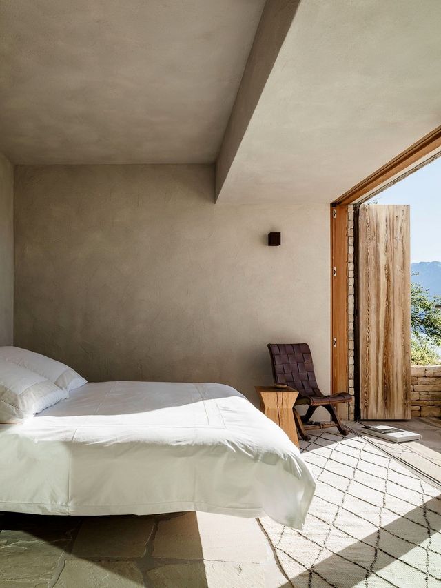 Як виглядає миле помешкання на схилі в Італії: затишні фото - фото 192915