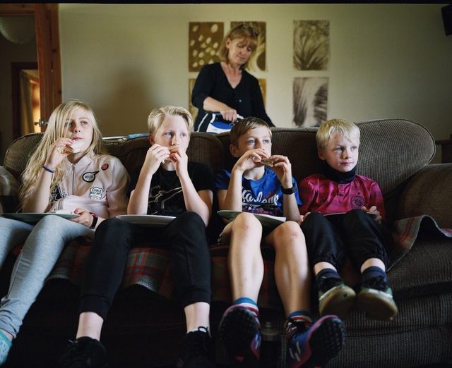 Як британські сім'ї проводять трапезу: незвичайні фото - фото 197169