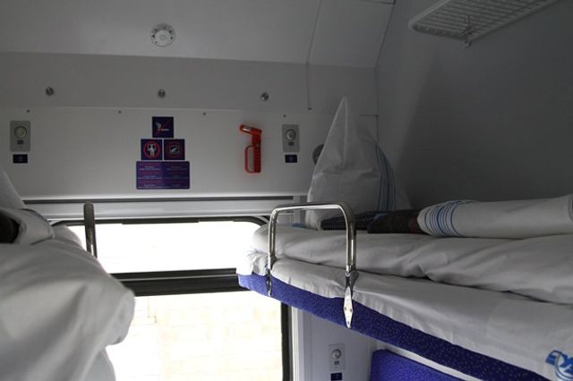 Укрзалізниця показала нові пасажирські вагони - фото 193686