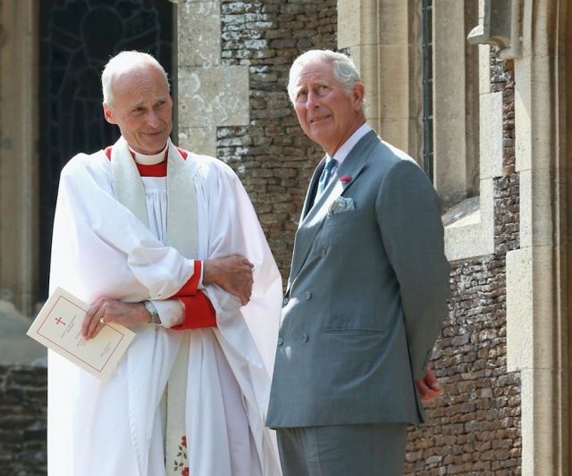 9 незручних правил, яких мусить дотримуватися королівська сім'я Британії - фото 192999