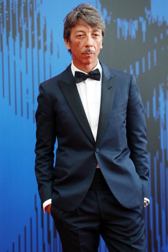 Найкращі наряди акторів на Венеційському кінофестивалі: фоторепортаж - фото 193977