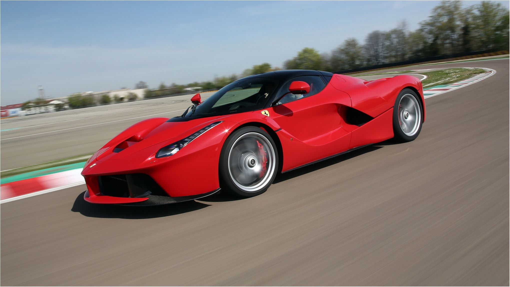 Ferrari показала новий супергібрид LaFerrari