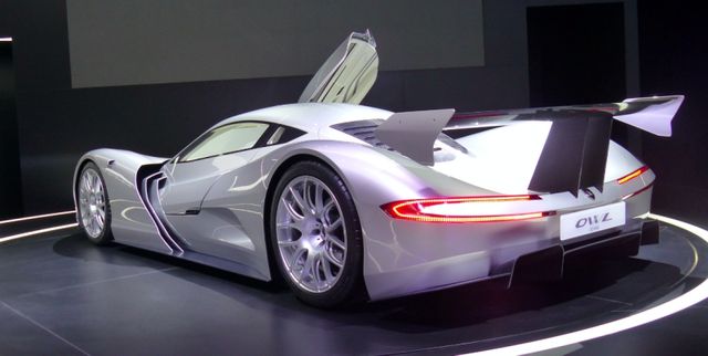 На Франкфуртському автосалоні показали найшвидший електромобіль у світі - фото 196085