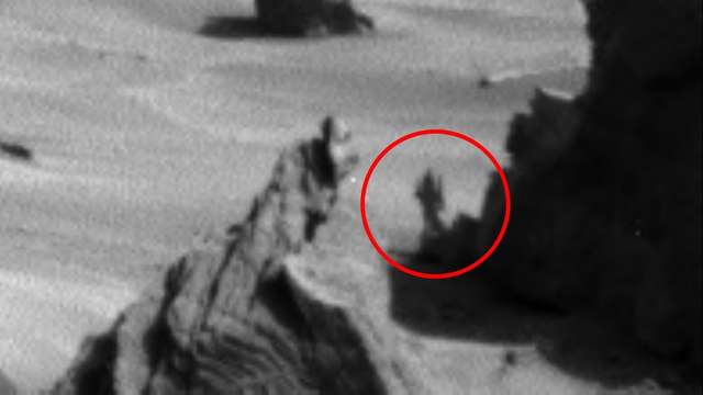 На Марсі виявили озброєного інопланетянина: фотофакт - фото 198389