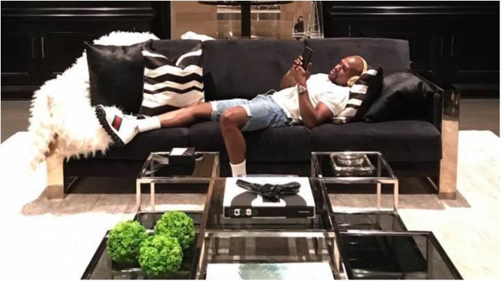 Мейвезер похвалився дійсно величезною колекцією вина