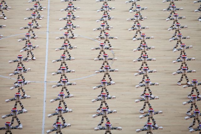 Як виглядають звичайні будні в Китаї: ефектні фото - фото 193114