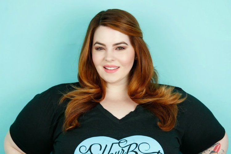 Всесвітньо відома модель plus-size шокувала фоловерів відвертими знімками