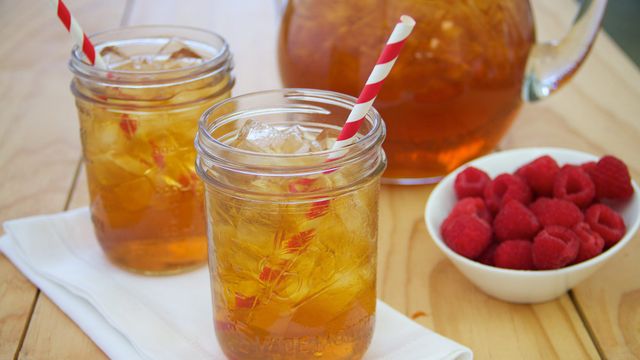 Чай з малиною та корицею - фото 198833