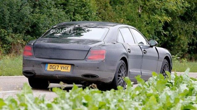 Новий Bentley Flying Spur помітили на дорожніх тестах - фото 193328