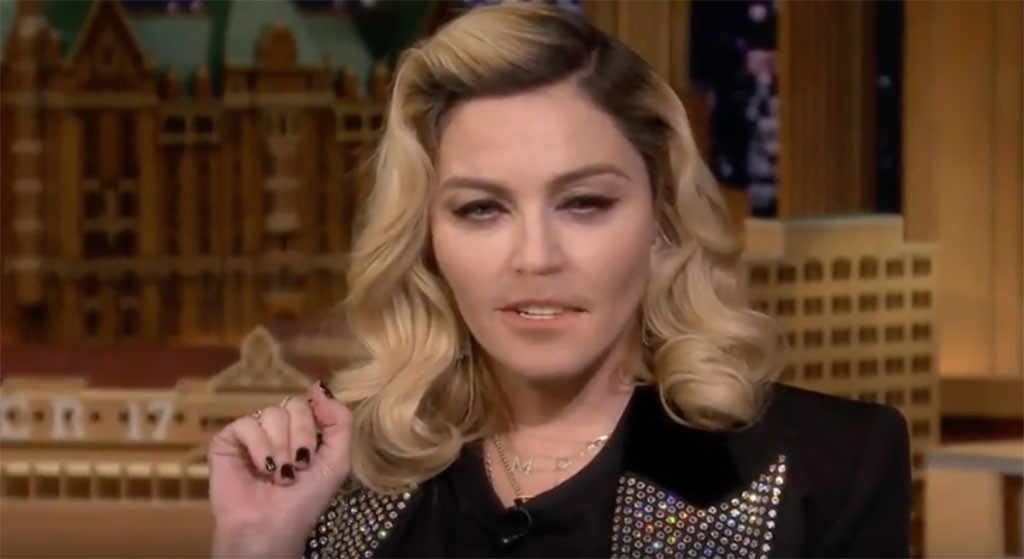 Мадонна кумедно спародіювала Кім Кардашян: відеофакт