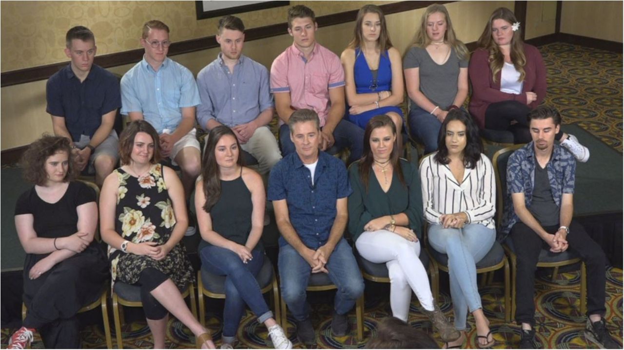 Донор сперми вперше зустрівся з 19 біологічними дітьми