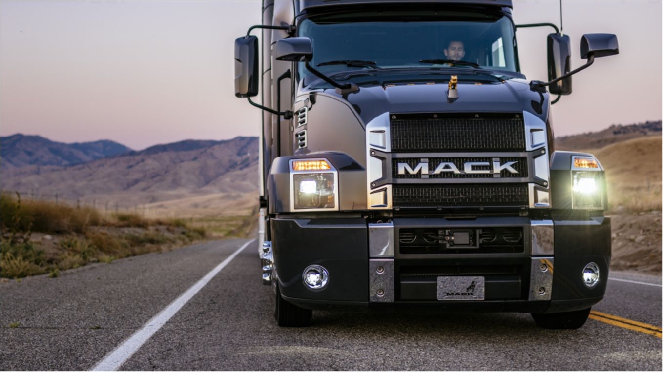 У США створили інноваційний тягач Mack Anthem