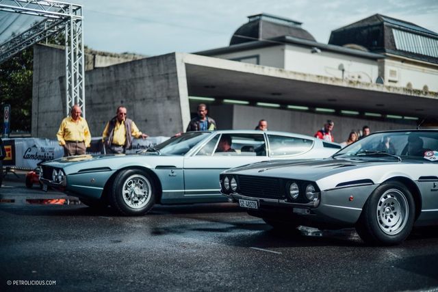 Найяскравіші суперкари Lamborghini зібрали на конкурсі краси - фото 197924