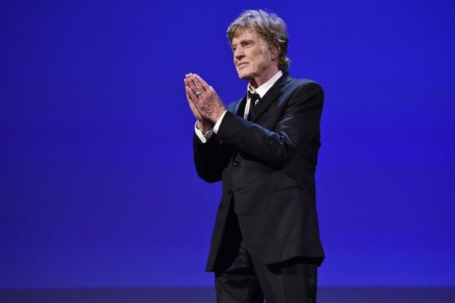 Найкращі наряди акторів на Венеційському кінофестивалі: фоторепортаж - фото 193973