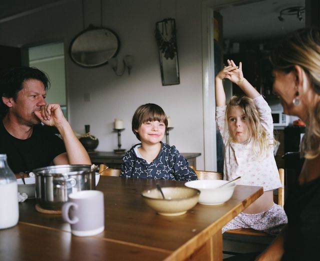 Як британські сім'ї проводять трапезу: незвичайні фото - фото 197164