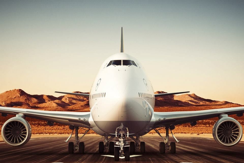 У Кароліні літак зіткнувся з буксиром: відеофакт